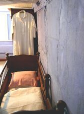 Schlafzimmer-um-1900-2.jpg